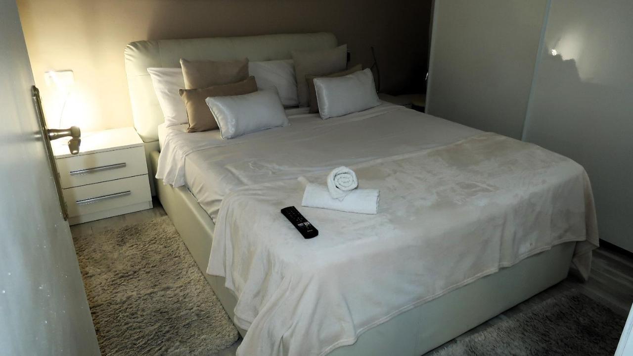 Entire Apartment , 2 Bedrooms Newly Remodeled Center Sitges Barcelona Екстериор снимка