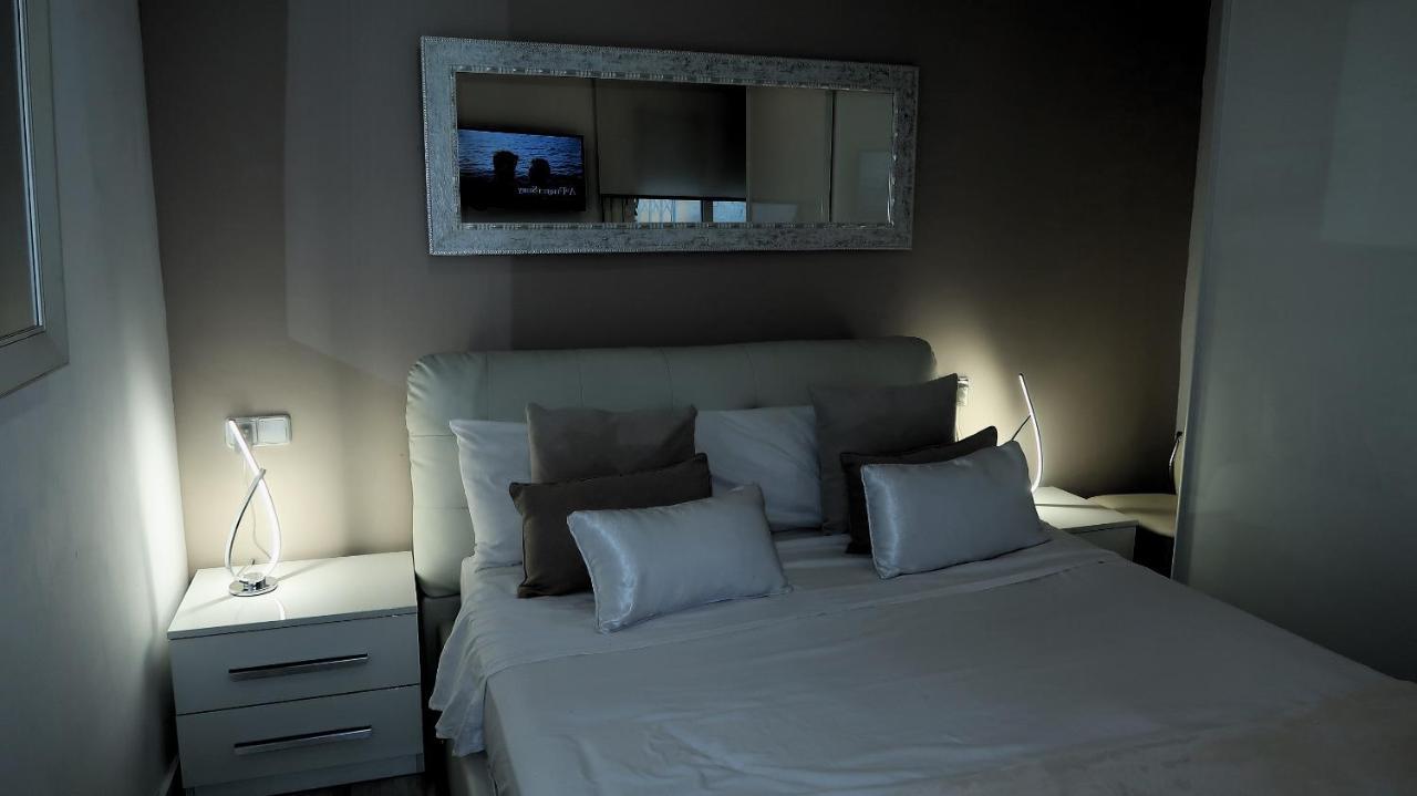 Entire Apartment , 2 Bedrooms Newly Remodeled Center Sitges Barcelona Екстериор снимка