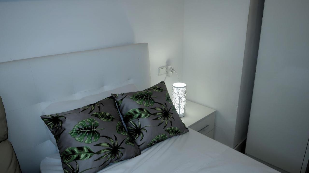 Entire Apartment , 2 Bedrooms Newly Remodeled Center Sitges Barcelona Екстериор снимка