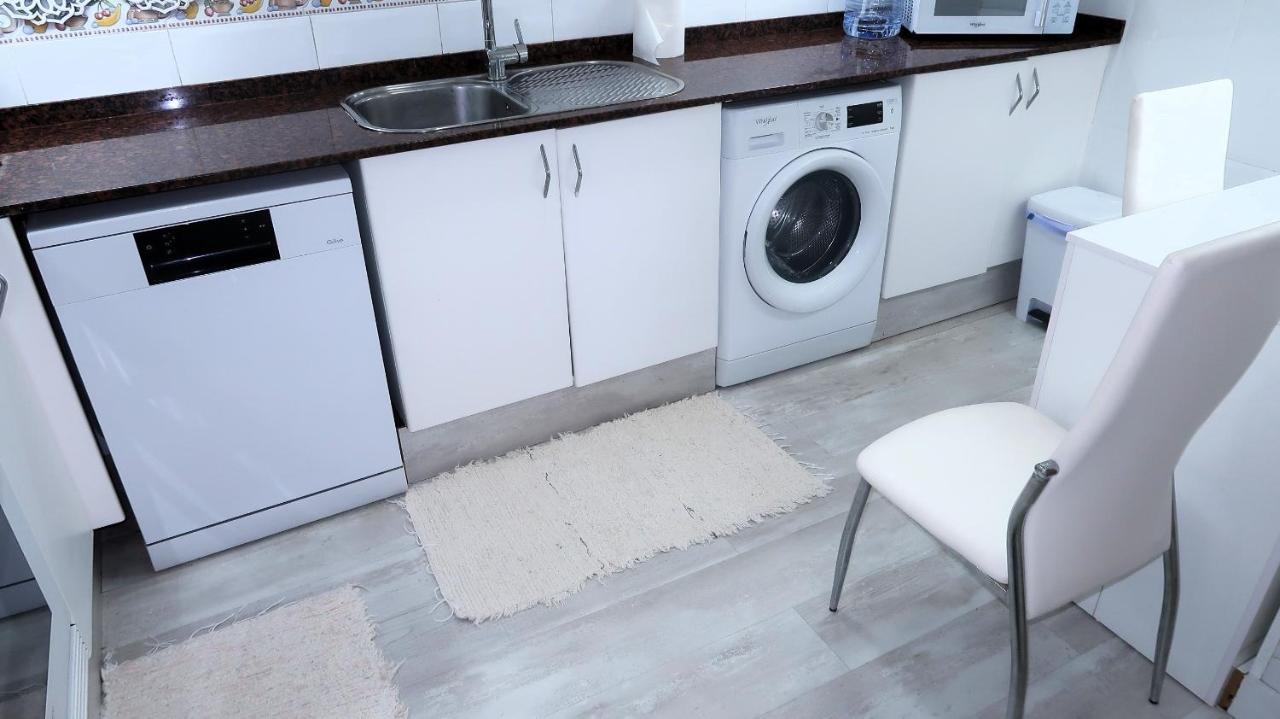 Entire Apartment , 2 Bedrooms Newly Remodeled Center Sitges Barcelona Екстериор снимка